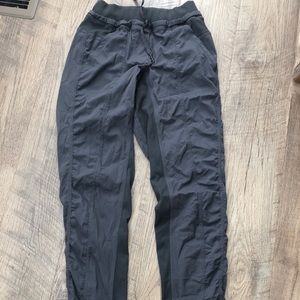 Lululemon street to studio size 2 grey